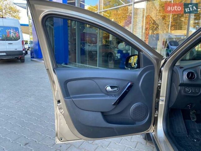 Рено Сандеро 2019 в Одессе на Automoto.ua Бежевый Рено Сандеро, объемом двигателя 1.46 л и пробегом 63 тыс. км за 12199 $, фото 9 на Automoto.ua