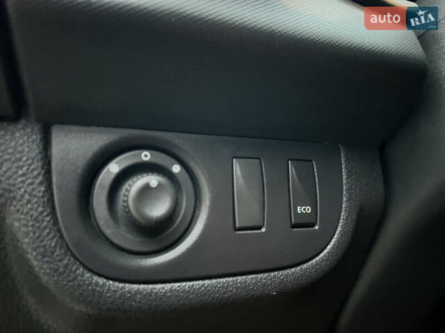 Бежевый Рено Сандеро, объемом двигателя 0.9 л и пробегом 78 тыс. км за 10499 $, фото 10 на Automoto.ua