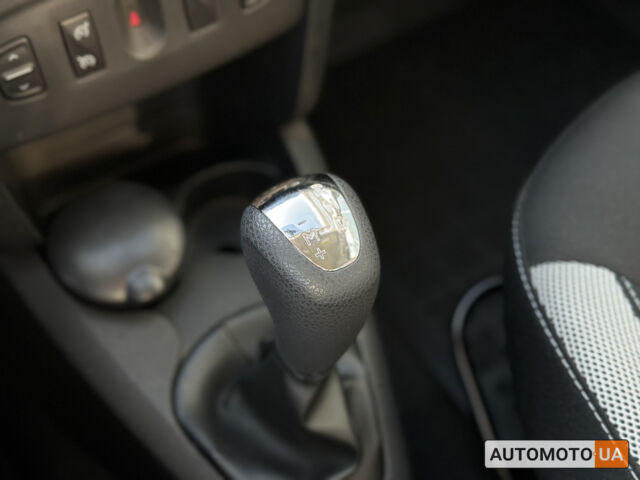 Бежевий Рено Сандеро, об'ємом двигуна 1 л та пробігом 60 тис. км за 10700 $, фото 34 на Automoto.ua