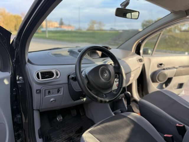 Черный Рено Сандеро, объемом двигателя 1.1 л и пробегом 120 тыс. км за 3900 $, фото 14 на Automoto.ua