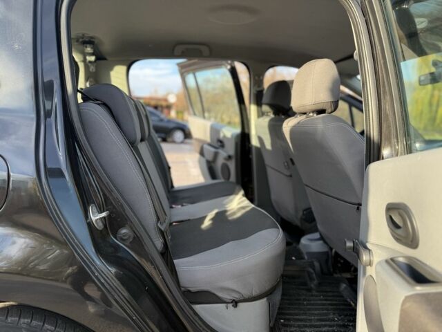 Черный Рено Сандеро, объемом двигателя 1.1 л и пробегом 120 тыс. км за 3900 $, фото 13 на Automoto.ua