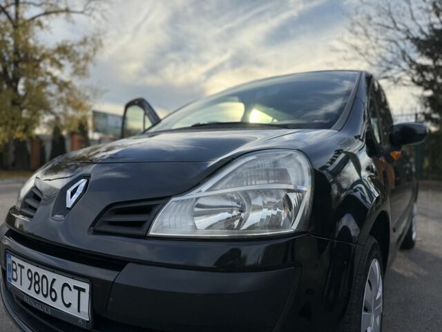 Черный Рено Сандеро, объемом двигателя 1.1 л и пробегом 120 тыс. км за 3900 $, фото 5 на Automoto.ua