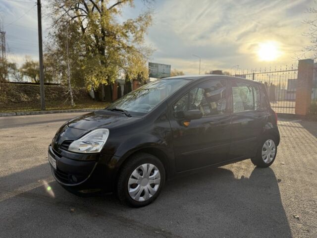 Черный Рено Сандеро, объемом двигателя 1.1 л и пробегом 120 тыс. км за 3900 $, фото 4 на Automoto.ua