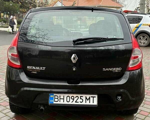 Черный Рено Сандеро, объемом двигателя 1.4 л и пробегом 355 тыс. км за 3200 $, фото 3 на Automoto.ua