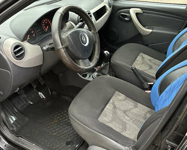 Черный Рено Сандеро, объемом двигателя 1.4 л и пробегом 355 тыс. км за 3200 $, фото 6 на Automoto.ua