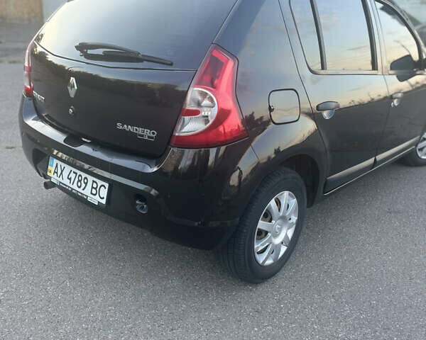 Черный Рено Сандеро, объемом двигателя 1.6 л и пробегом 276 тыс. км за 6200 $, фото 6 на Automoto.ua