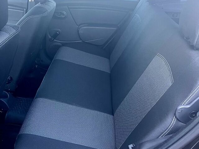 Черный Рено Сандеро, объемом двигателя 1.6 л и пробегом 200 тыс. км за 6200 $, фото 6 на Automoto.ua