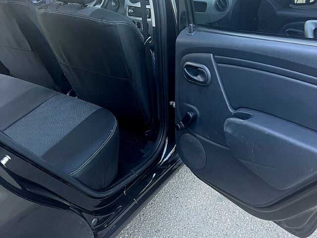 Черный Рено Сандеро, объемом двигателя 1.6 л и пробегом 200 тыс. км за 6200 $, фото 7 на Automoto.ua