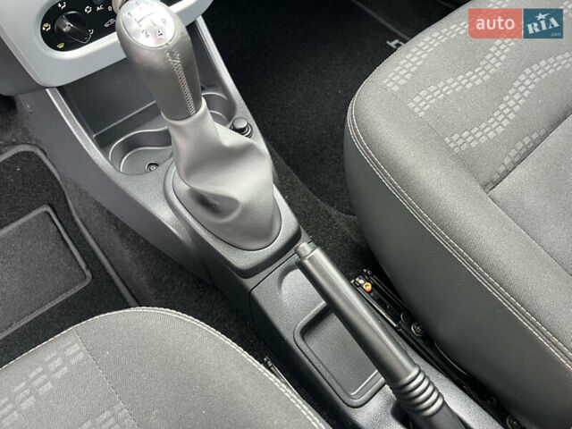 Чорний Рено Сандеро, об'ємом двигуна 1.6 л та пробігом 81 тис. км за 8700 $, фото 46 на Automoto.ua