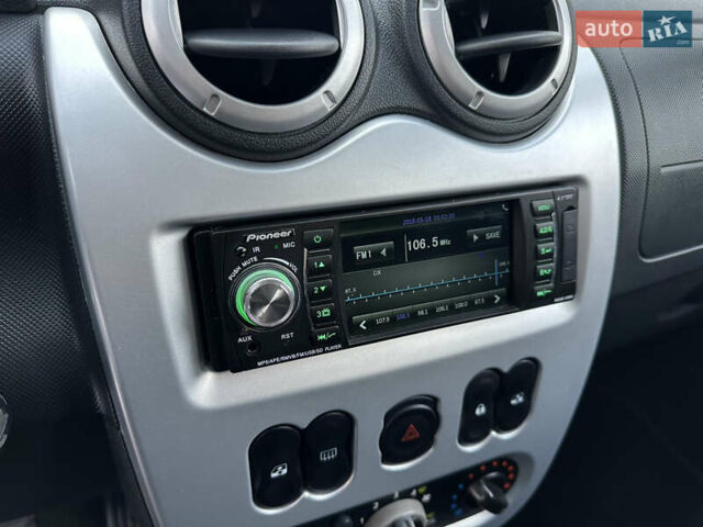 Черный Рено Сандеро, объемом двигателя 1.6 л и пробегом 79 тыс. км за 8850 $, фото 70 на Automoto.ua