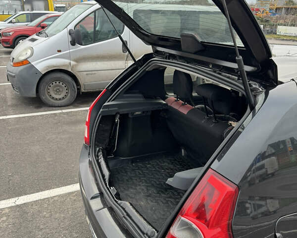 Черный Рено Сандеро, объемом двигателя 1.39 л и пробегом 112 тыс. км за 6000 $, фото 12 на Automoto.ua