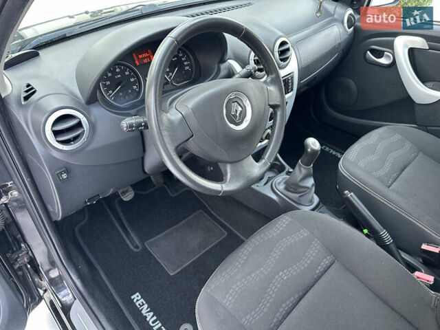 Черный Рено Сандеро, объемом двигателя 1.6 л и пробегом 79 тыс. км за 8850 $, фото 51 на Automoto.ua