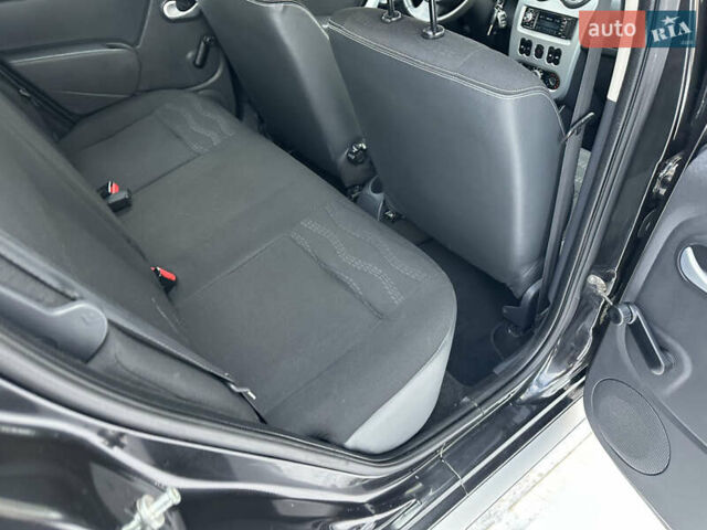 Черный Рено Сандеро, объемом двигателя 1.6 л и пробегом 79 тыс. км за 8850 $, фото 76 на Automoto.ua