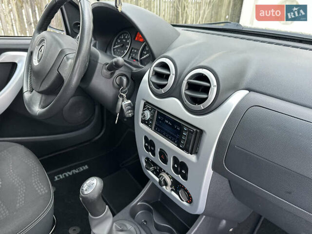 Черный Рено Сандеро, объемом двигателя 1.6 л и пробегом 79 тыс. км за 8850 $, фото 93 на Automoto.ua