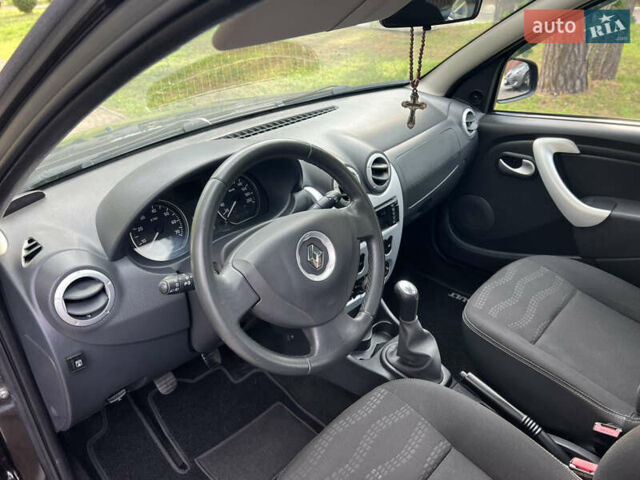 Чорний Рено Сандеро, об'ємом двигуна 1.6 л та пробігом 81 тис. км за 8700 $, фото 28 на Automoto.ua