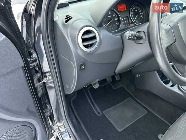 Черный Рено Сандеро, объемом двигателя 1.6 л и пробегом 79 тыс. км за 8850 $, фото 52 на Automoto.ua