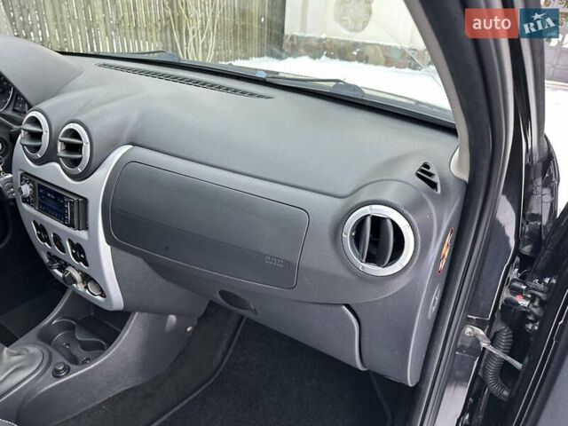 Черный Рено Сандеро, объемом двигателя 1.6 л и пробегом 79 тыс. км за 8850 $, фото 90 на Automoto.ua