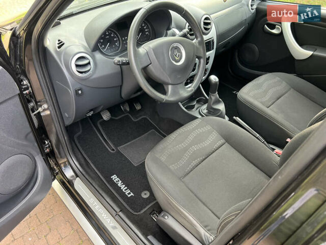 Чорний Рено Сандеро, об'ємом двигуна 1.6 л та пробігом 81 тис. км за 8700 $, фото 22 на Automoto.ua
