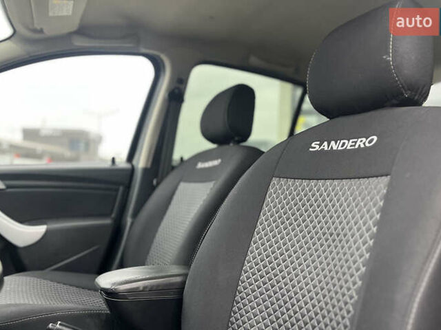 Чорний Рено Сандеро, об'ємом двигуна 1.6 л та пробігом 137 тис. км за 7200 $, фото 12 на Automoto.ua