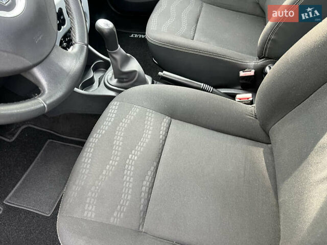 Чорний Рено Сандеро, об'ємом двигуна 1.6 л та пробігом 81 тис. км за 8700 $, фото 35 на Automoto.ua