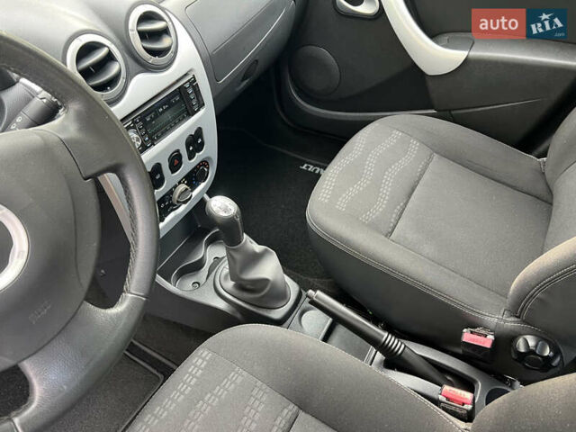 Чорний Рено Сандеро, об'ємом двигуна 1.6 л та пробігом 81 тис. км за 8700 $, фото 38 на Automoto.ua