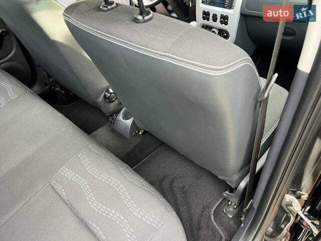 Чорний Рено Сандеро, об'ємом двигуна 1.6 л та пробігом 81 тис. км за 8700 $, фото 67 на Automoto.ua