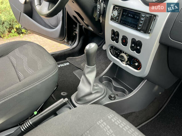 Чорний Рено Сандеро, об'ємом двигуна 1.6 л та пробігом 81 тис. км за 8700 $, фото 79 на Automoto.ua