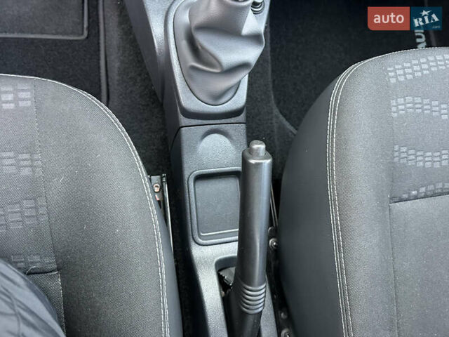 Черный Рено Сандеро, объемом двигателя 1.6 л и пробегом 82 тыс. км за 8850 $, фото 63 на Automoto.ua