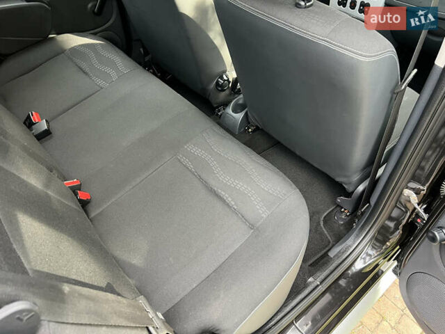 Чорний Рено Сандеро, об'ємом двигуна 1.6 л та пробігом 81 тис. км за 8700 $, фото 64 на Automoto.ua