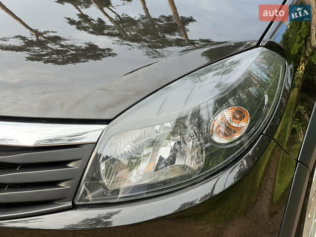 Чорний Рено Сандеро, об'ємом двигуна 1.6 л та пробігом 81 тис. км за 8700 $, фото 6 на Automoto.ua