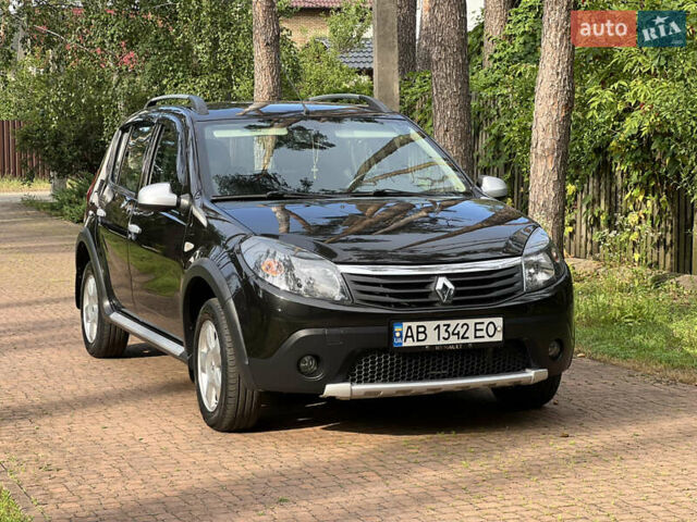 Черный Рено Сандеро, объемом двигателя 1.6 л и пробегом 81 тыс. км за 8950 $, фото 2 на Automoto.ua