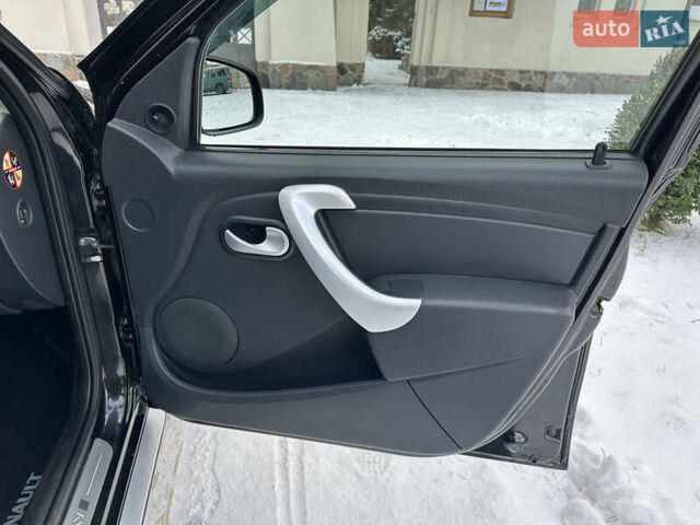 Черный Рено Сандеро, объемом двигателя 1.6 л и пробегом 79 тыс. км за 8850 $, фото 80 на Automoto.ua