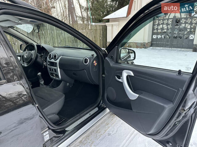 Черный Рено Сандеро, объемом двигателя 1.6 л и пробегом 79 тыс. км за 8850 $, фото 78 на Automoto.ua