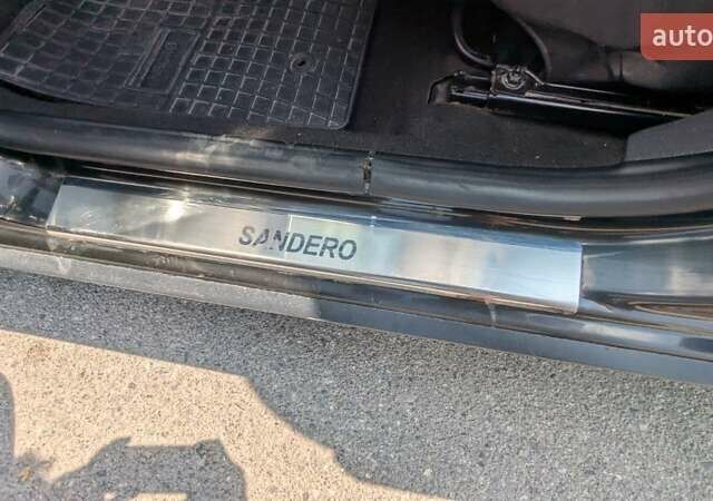 Черный Рено Сандеро, объемом двигателя 1.6 л и пробегом 175 тыс. км за 6999 $, фото 8 на Automoto.ua