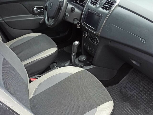 Черный Рено Сандеро, объемом двигателя 1.6 л и пробегом 48 тыс. км за 8500 $, фото 5 на Automoto.ua