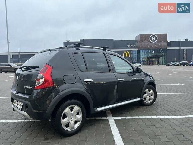 Черный Рено Сандеро, объемом двигателя 1.6 л и пробегом 132 тыс. км за 7500 $, фото 4 на Automoto.ua