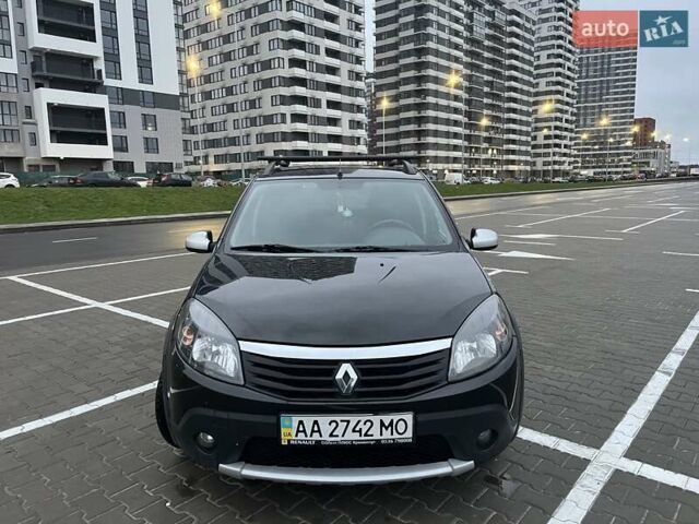 Черный Рено Сандеро, объемом двигателя 1.6 л и пробегом 132 тыс. км за 7500 $, фото 5 на Automoto.ua