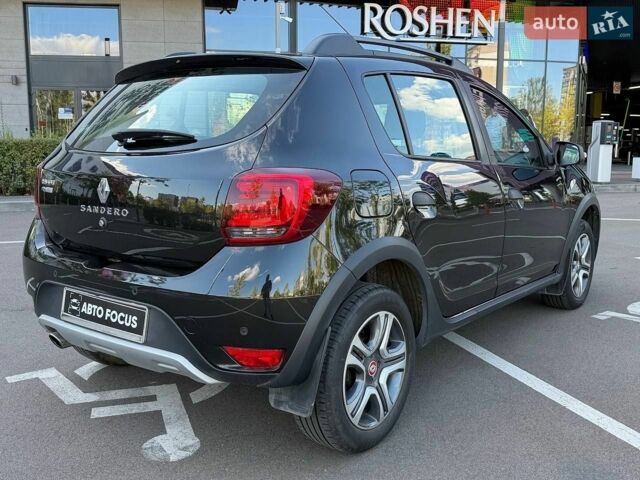 Черный Рено Сандеро, объемом двигателя 0.9 л и пробегом 62 тыс. км за 9790 $, фото 7 на Automoto.ua