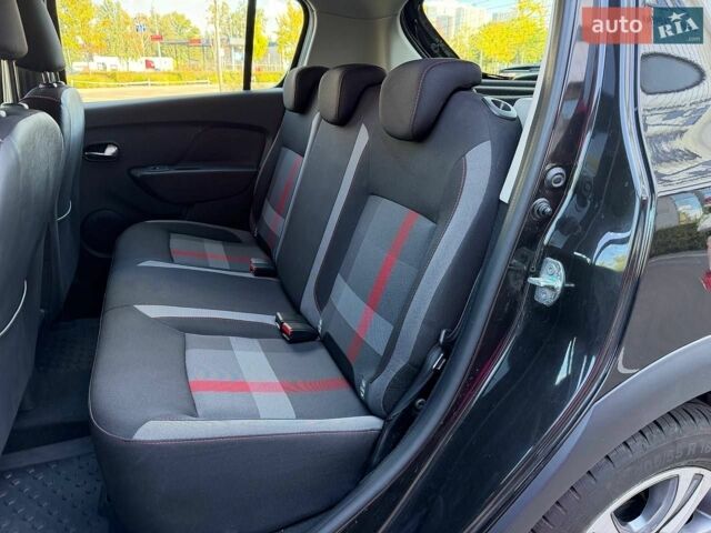 Черный Рено Сандеро, объемом двигателя 0.9 л и пробегом 62 тыс. км за 9790 $, фото 9 на Automoto.ua