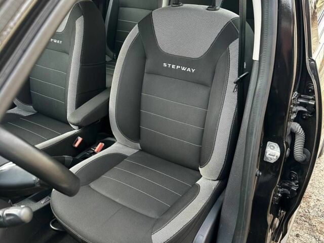 Чорний Рено Сандеро, об'ємом двигуна 1.5 л та пробігом 92 тис. км за 8700 $, фото 9 на Automoto.ua