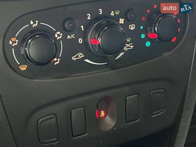 Коричневий Рено Сандеро, об'ємом двигуна 1.46 л та пробігом 77 тис. км за 10700 $, фото 6 на Automoto.ua