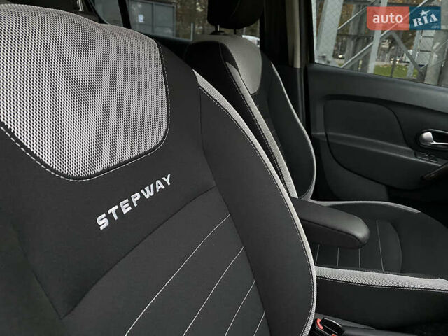 Коричневый Рено Сандеро, объемом двигателя 1.46 л и пробегом 51 тыс. км за 11800 $, фото 18 на Automoto.ua