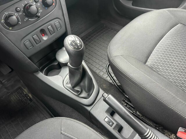 Коричневый Рено Сандеро, объемом двигателя 1 л и пробегом 97 тыс. км за 7950 $, фото 12 на Automoto.ua