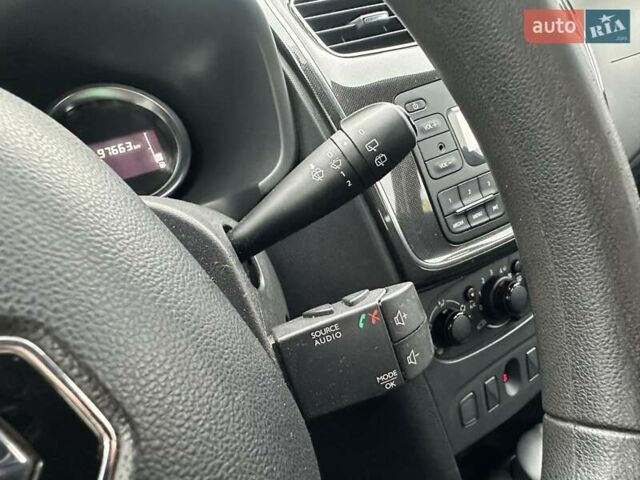 Коричневый Рено Сандеро, объемом двигателя 1 л и пробегом 97 тыс. км за 7950 $, фото 19 на Automoto.ua