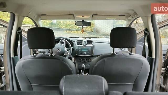 Коричневый Рено Сандеро, объемом двигателя 1 л и пробегом 95 тыс. км за 8500 $, фото 1 на Automoto.ua