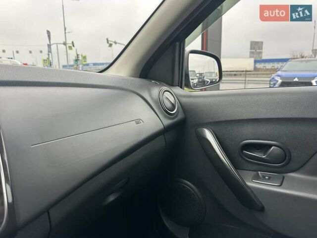 Коричневый Рено Сандеро, объемом двигателя 1 л и пробегом 97 тыс. км за 7950 $, фото 22 на Automoto.ua