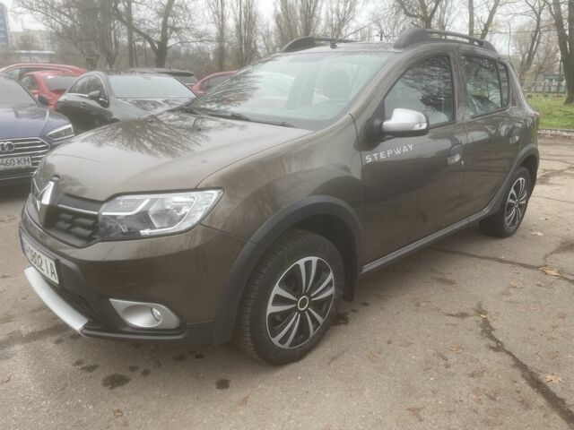 Коричневий Рено Сандеро, об'ємом двигуна 0 л та пробігом 105 тис. км за 10500 $, фото 1 на Automoto.ua