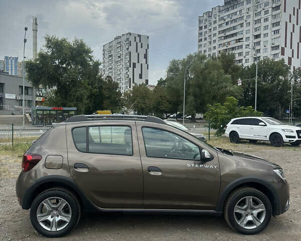 Коричневий Рено Сандеро, об'ємом двигуна 0.9 л та пробігом 38 тис. км за 9500 $, фото 5 на Automoto.ua