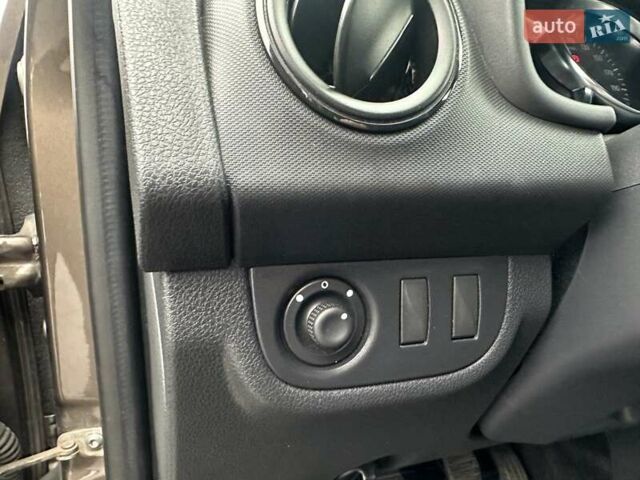 Коричневый Рено Сандеро, объемом двигателя 1 л и пробегом 97 тыс. км за 7950 $, фото 14 на Automoto.ua