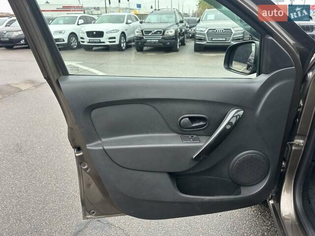 Коричневый Рено Сандеро, объемом двигателя 1 л и пробегом 97 тыс. км за 7950 $, фото 13 на Automoto.ua
